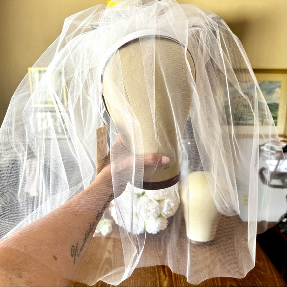 Wedding / bridal white double layer veil on headband - Picture 5 of 11